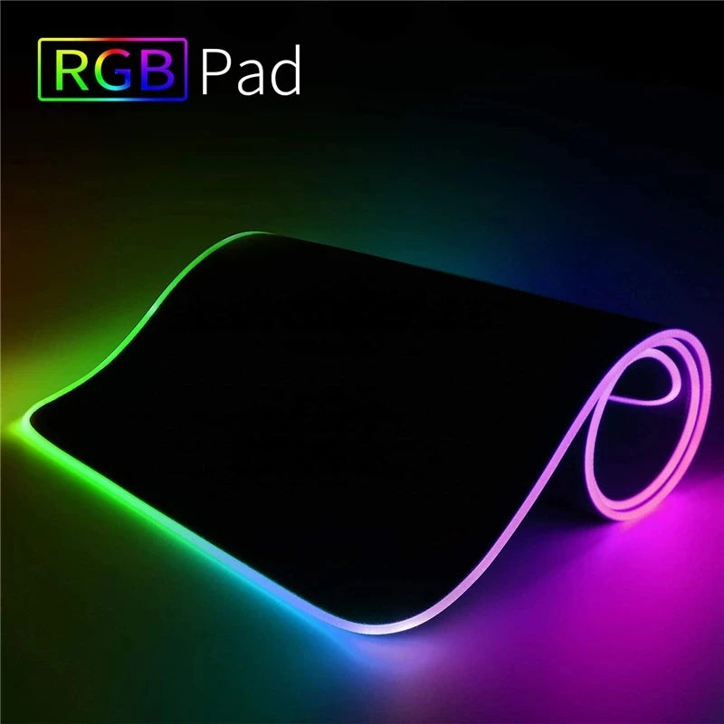 RGB Gaming Mauspad – Großes LED Deskpad mit 8 Lichtmodi, wasserabweisender Oberfläche & rutschfester Gummibasis | Gaming Mousepad für PC & Laptop