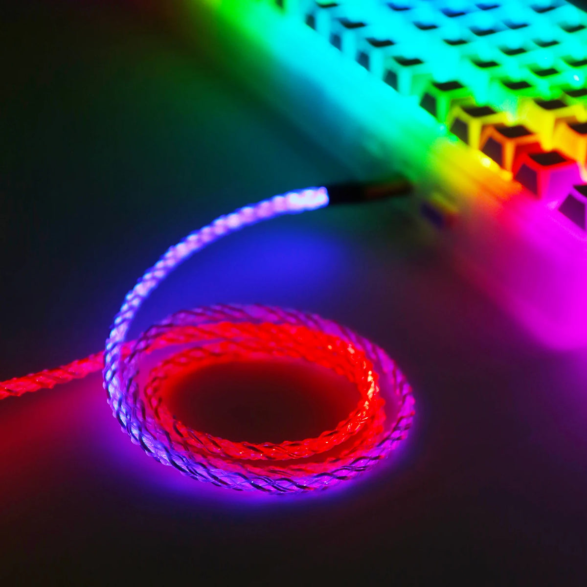 RGB Tastaturkabel 1 m – Beleuchtetes USB-A auf USB-C Datenkabel mit geflochtener Ummantelung | Bis 8000 Hz für mechanische Gaming-Tastaturen